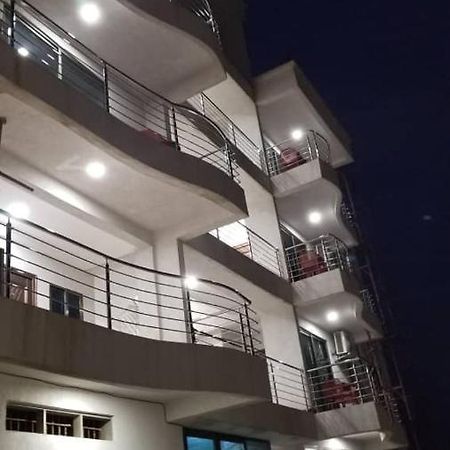 Winfrims House - 3 Bedroom Apartment Accra Exterior photo